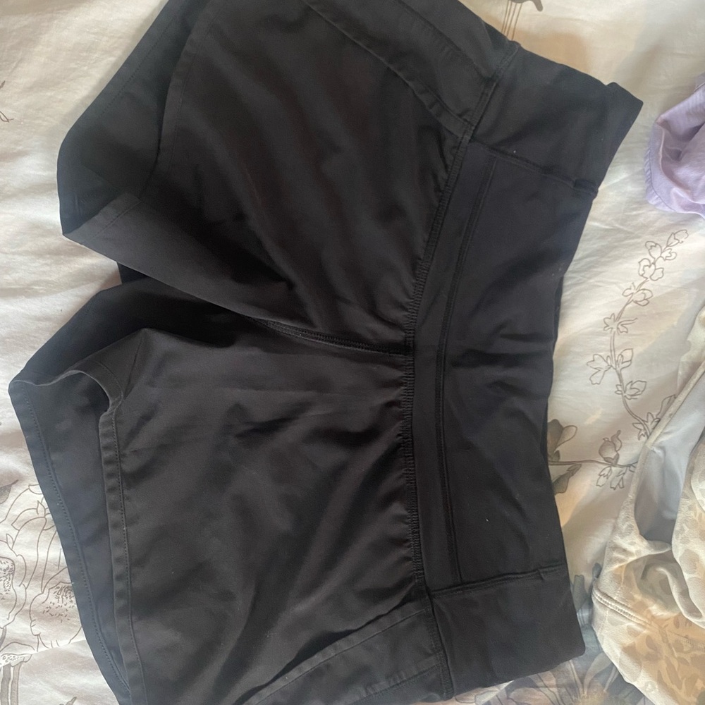 Women's Black speed up shorts mid rise lululemon sz 6